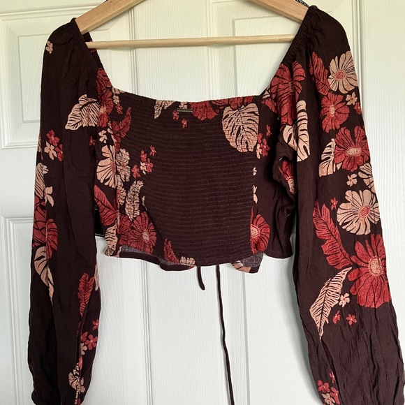 Volcom "Over The Sea" Top, Size M (US 8) - Picture 2 of 5